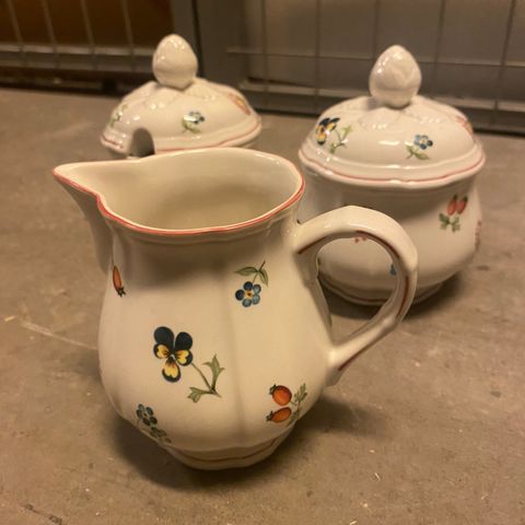 Petite Fleur Villeroy & Boch servise / deler. Kaffekopper og krukker