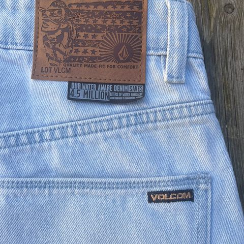 Volcom loose jeans str. 30