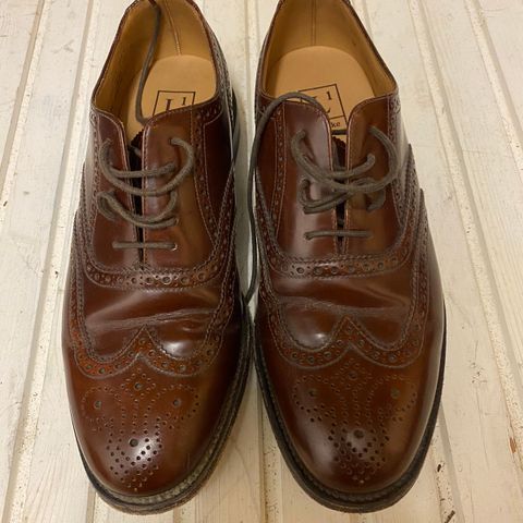 Loake Brogues str40