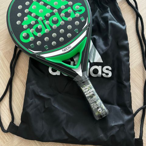 Padel racket