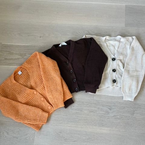 3 stk cardigan i str 146/152 (10-12 år)