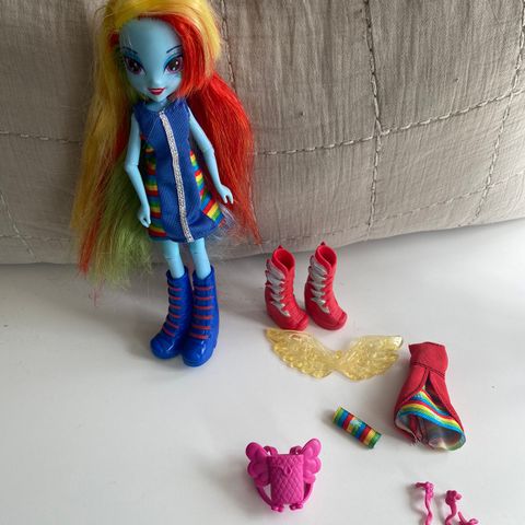 equestria girls deluxe rainbow dash doll