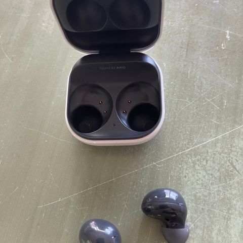 (Brukt under 1 time) Samsung Galaxy Buds 2 selges billig