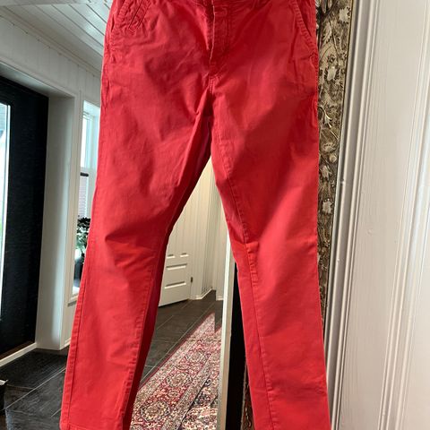 Morris red chinos. Str 34