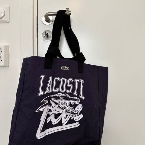 Ny Lacoste tote bag - unik design og knapp