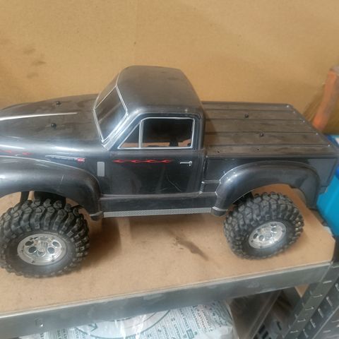 Axial scx10 crawler