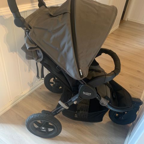 Britax B-Motion trille - pent brukt! Låsbart forhjul - Lufthjul