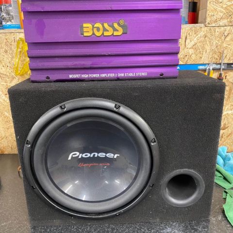 Pioneer 12’ sub med forsterker