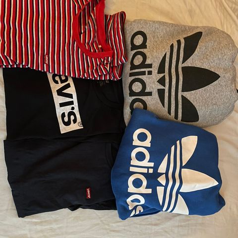 Adidas, Levis gensre/t-skjorter