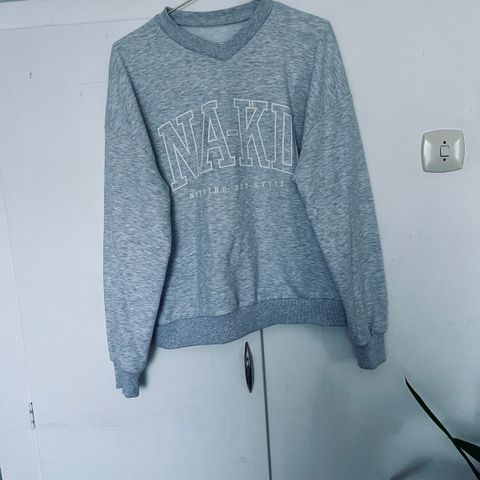 Sweatshirt / Genser fra NA-KD ✨