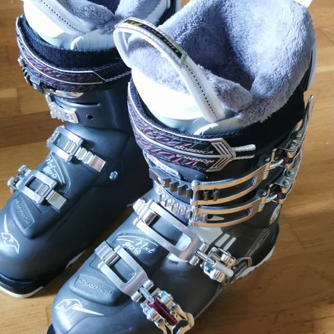 Nordica slalomsko / alpinsko Str. 38/39  24,5 cm