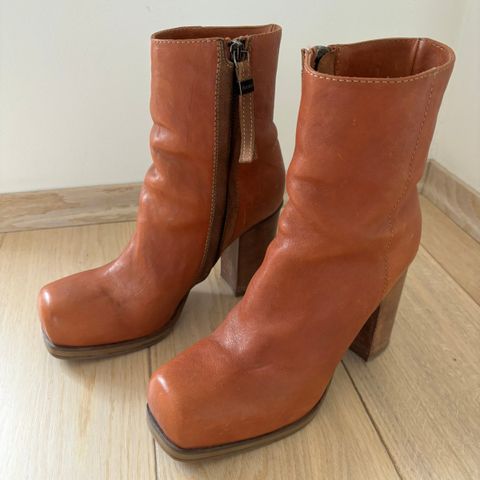 Acne Rise boots (str. 39)