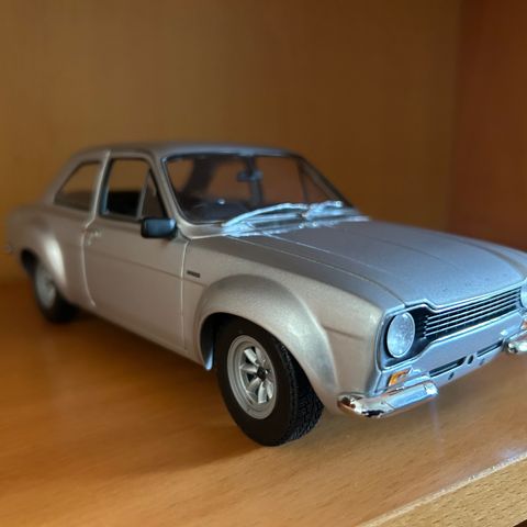 Escort MK1 1/18 MINICHAMPS