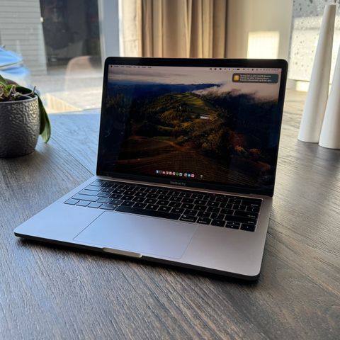 MacBook pro 2018 med touchbar