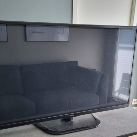 LG 50" Plasma TV Full-HD