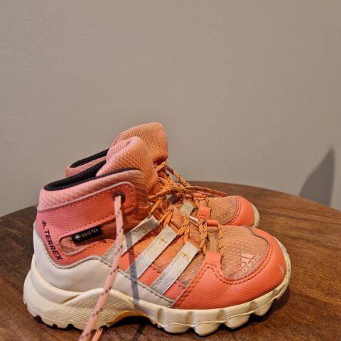 Adidas Terrex str 24