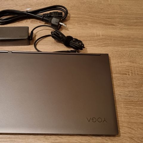 Kraftig PC, som ny, Lenovo Yoga C930 13,9" laptop med penn og Windows 11