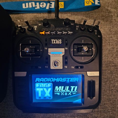 Radiomaster Tx16s med 4 mottakere