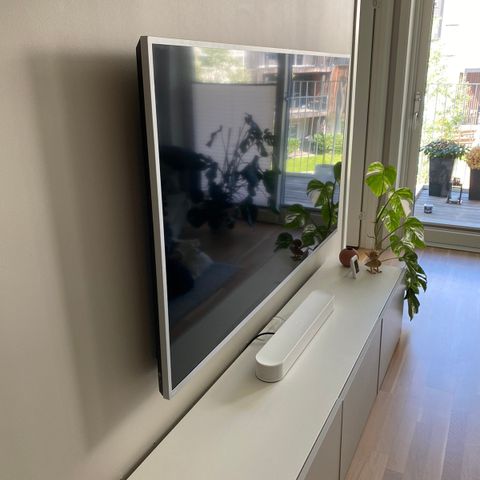 Reservert - 70 tommer Smart TV fra Philips