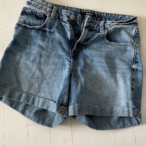 Denim shorts nesten ubrukt