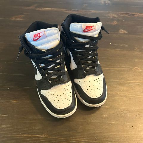 Nike Dunk Panda strl 40