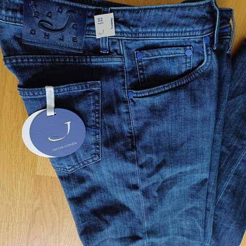 Jeans JACOB COHЁN str 32, mørke blå