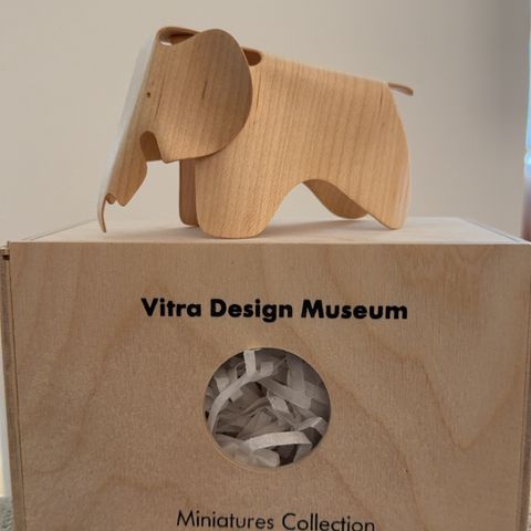 Vitra Eames miniatyr Elefant natur