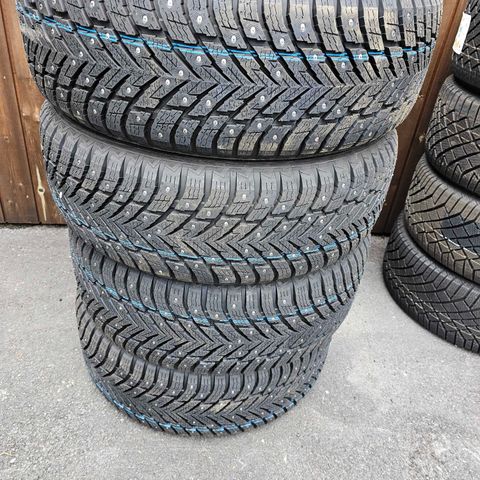 NYE Nokian Hakka R10 piggdekk, 255/55-18" + 235/60-18"