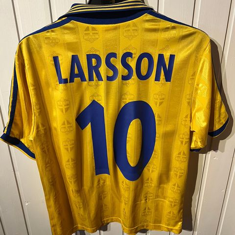 Vintage Sverige 1996 fotballdrakt - Larsson 10