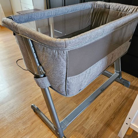 Yngri Bedside Crib