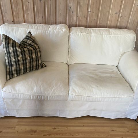 Hvit Ikea Ektorp 2-seter sofa