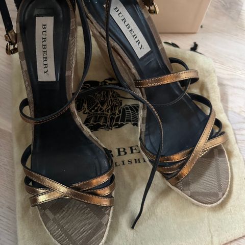 Burberry sandal str:39