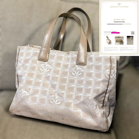 Chanel Travel Line Lys Rosa i Nylon og Skinn pent brukt m/Bevis