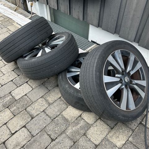 215/50R17 felg Nissan Leaf med slitte sommerdekk