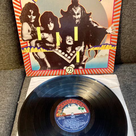 Kiss Hotter Than Hell LP