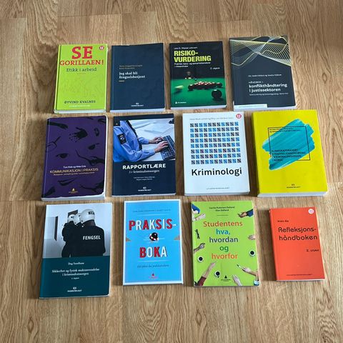 Bøker til KRUS/Fengselsskolen fra 1-4 semester