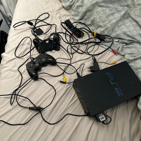 Ps2 med 2 kontrollere