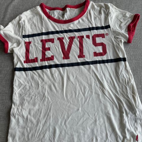 Levis T shirt