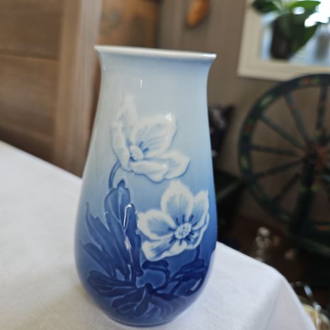 Bing og Grøndahl julerose vase