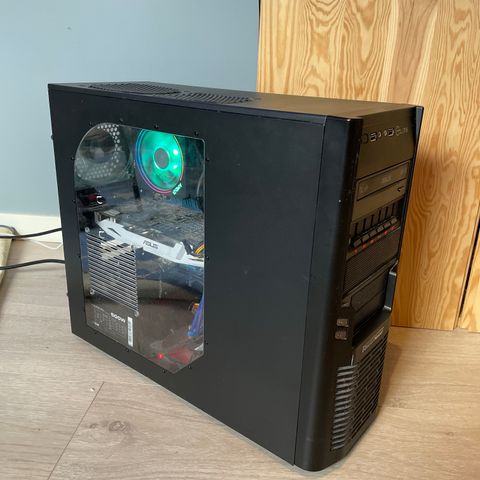 Fin Gaming PC Selges (SE SPECS!