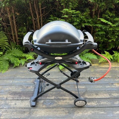 Weber Q1000 med stativ og trekk