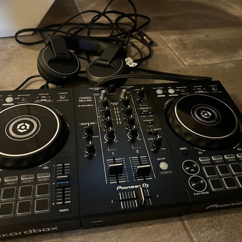 Pioneer dj - DDJ-200 &