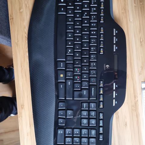 Logitech MK700 Tastatur og M310 mus