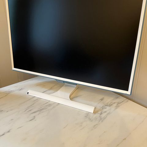 Samsung 27" Skjerm - Hvit