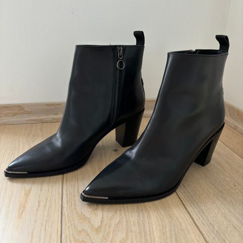 Acne Jensen boots (str. 39)