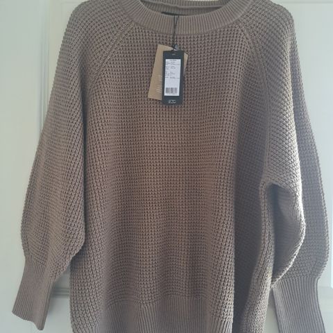 Beige Vero Moda genser selges