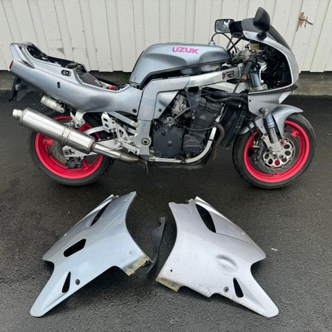 SUZUKI GSX-R 750 1994 SELGES I DELER!