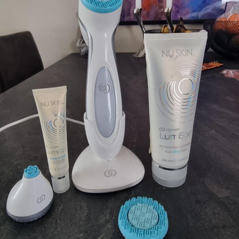 AgeLOC LumiSpa Beauty Device Skincare Kit