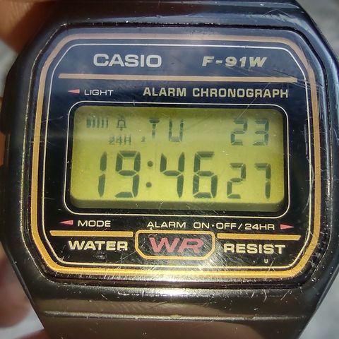 Casio F-105 Vintage og Casio F-91W Vintage