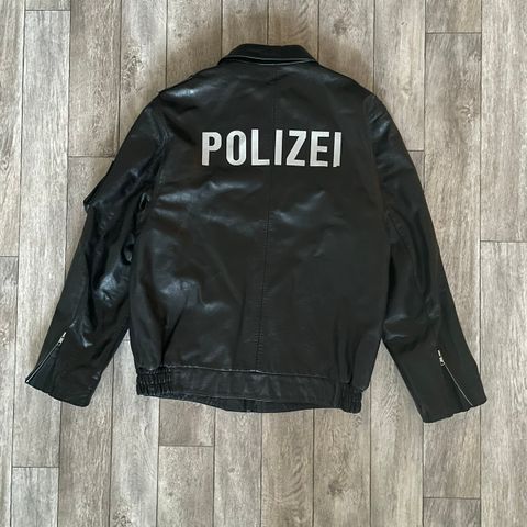 Polizei skinnjakke